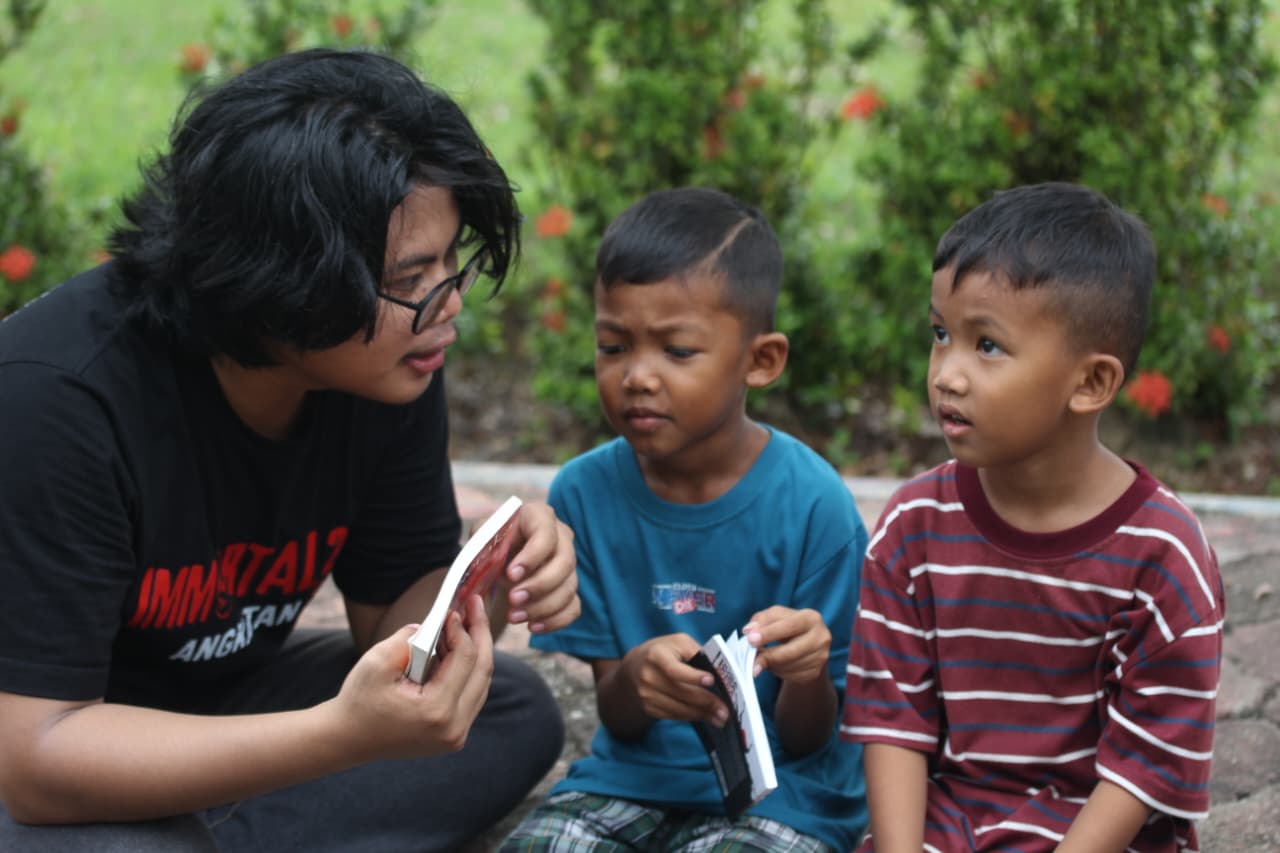 TRH Hadirkan “Gerobak Baca”, Dorong Budaya Literasi di Kolaka Utara