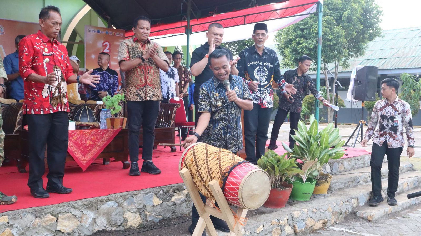 Bupati Bone Buka PORSAKA SMAN 5 Bone: Momentum Pengukuhan IKA dan Kebangkitan Prestasi Pandu Muda.