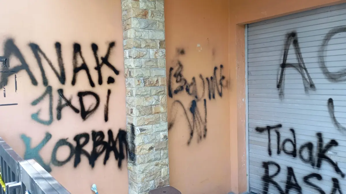 Jadi Sasaran Luapan Emosi Warga: Bangunan Daycare Little Aresha Dipenuhi Coretan Bernada Umpatan