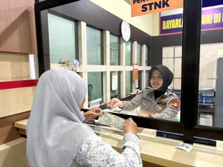 ff7d4240-7e78-462c-aca3-ca87e49892eb