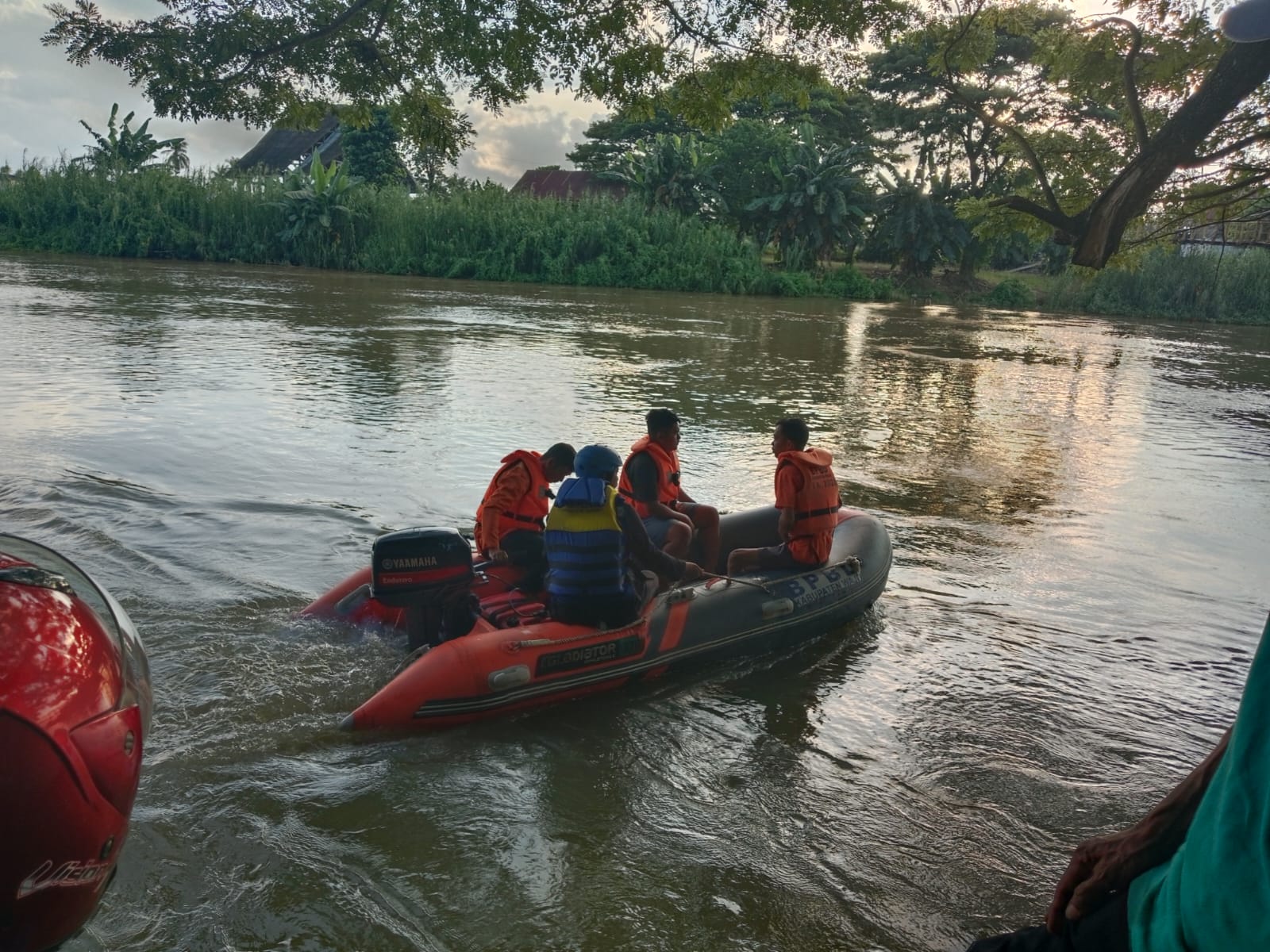 Tragis! Dua Bocah Hanyut di Sungai Walanae Saat Bermain di Tepian Sungai