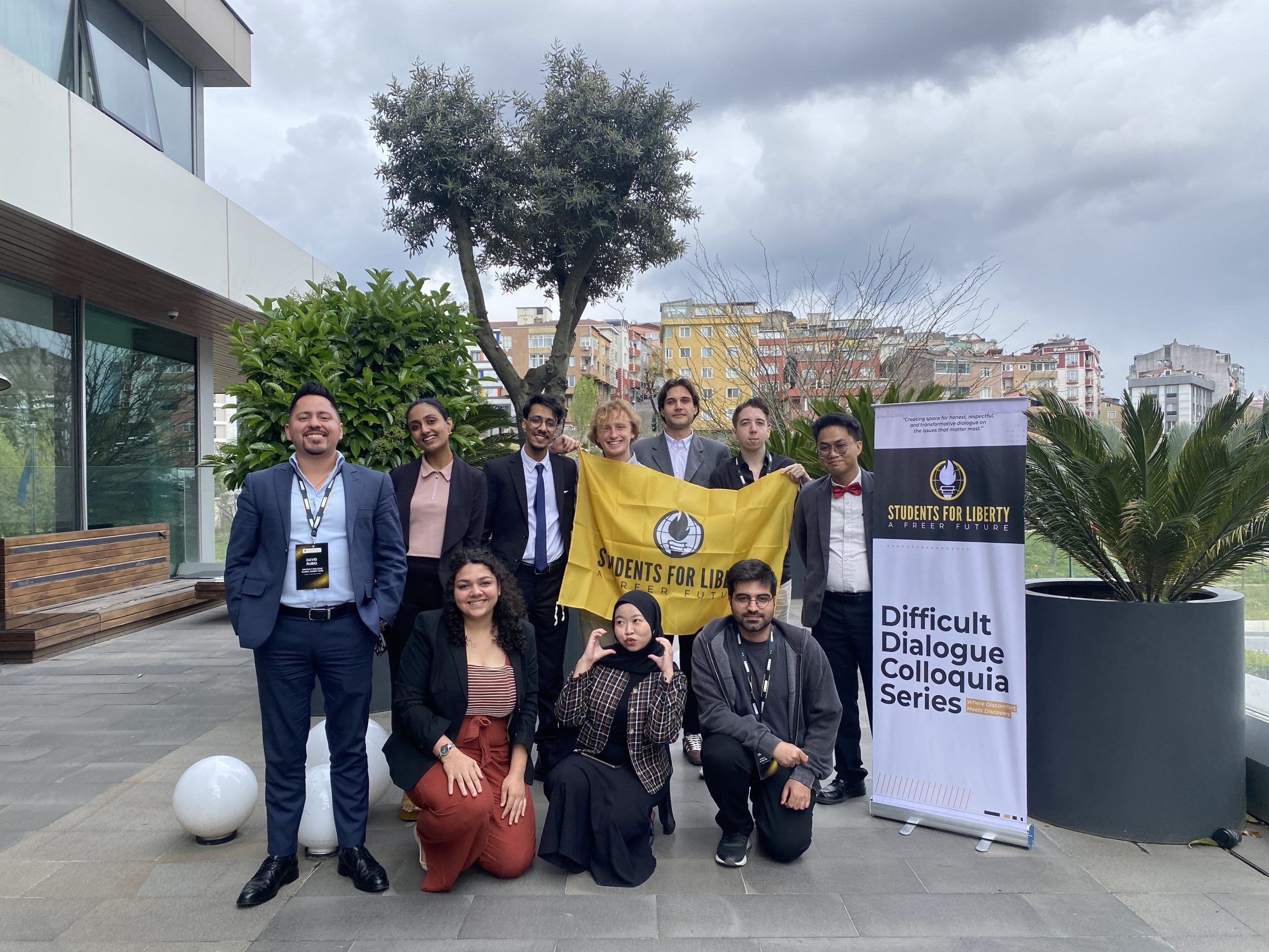Membanggakan! Dua Mahasiswa Indonesia Raih Beasiswa ke Forum Internasional Advokat Kebebasan Berbicara di Istanbul