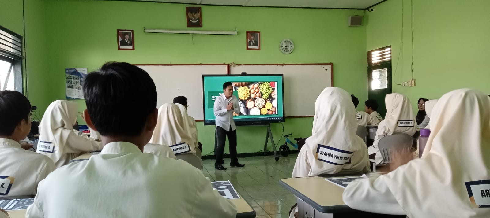 Guru Juga Belajar Melalui Lesson Study di SMP Muhammadiyah 8 Yogyakarta