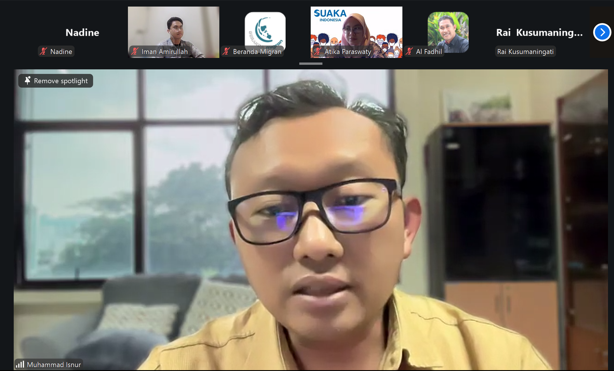 Ketua YLBHI, Muhammad Isnur menyampaikan sambutan