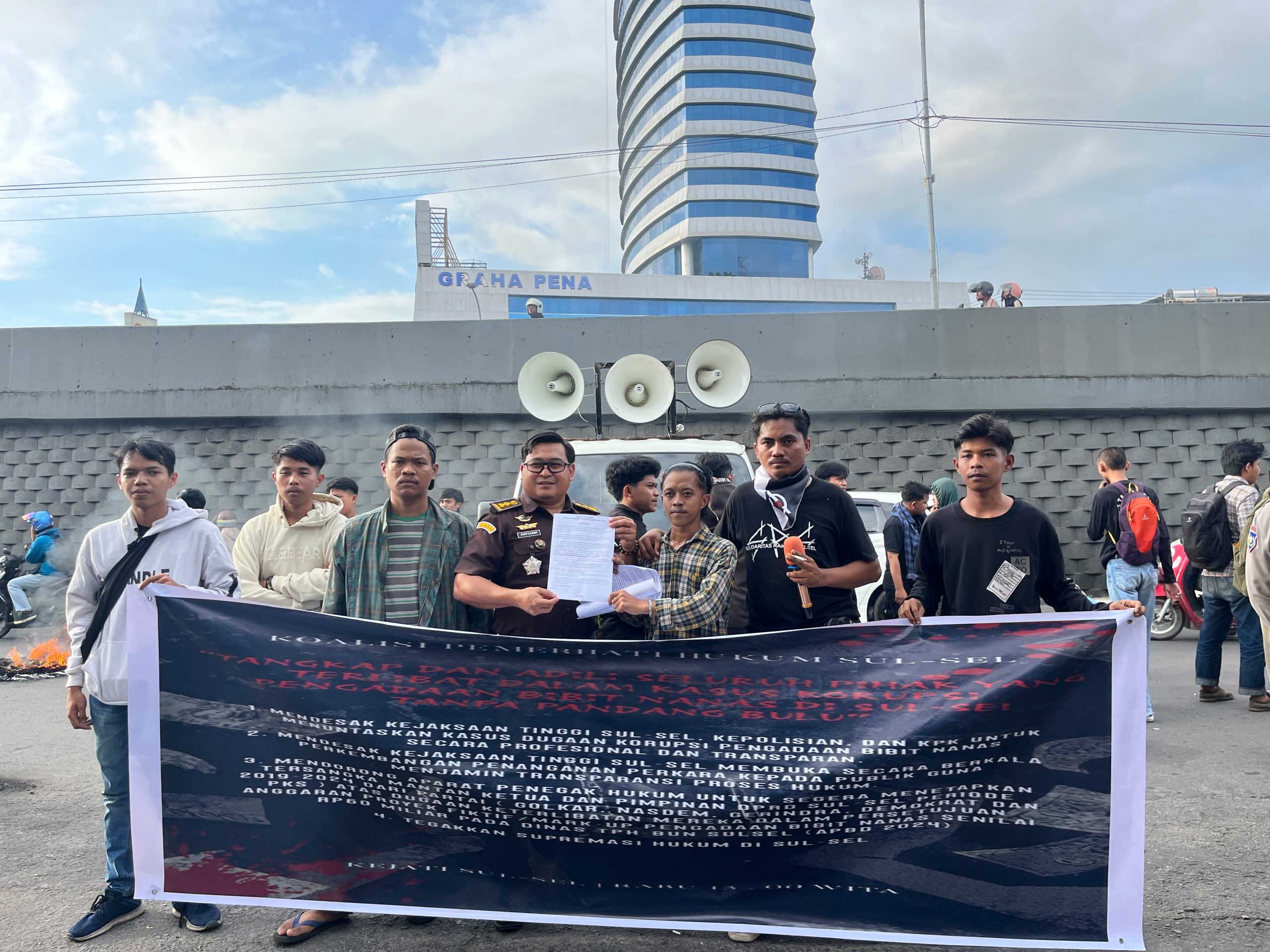 Koalisi Pemerhati Hukum Sulsel Desak Kejati Usut Tuntas Skandal Bibit Nanas Rp.60 Miliyar, Tuntut Penetapan Tersangka Unsur Pimpinan DPRD Sulsel Periode 2019-2024