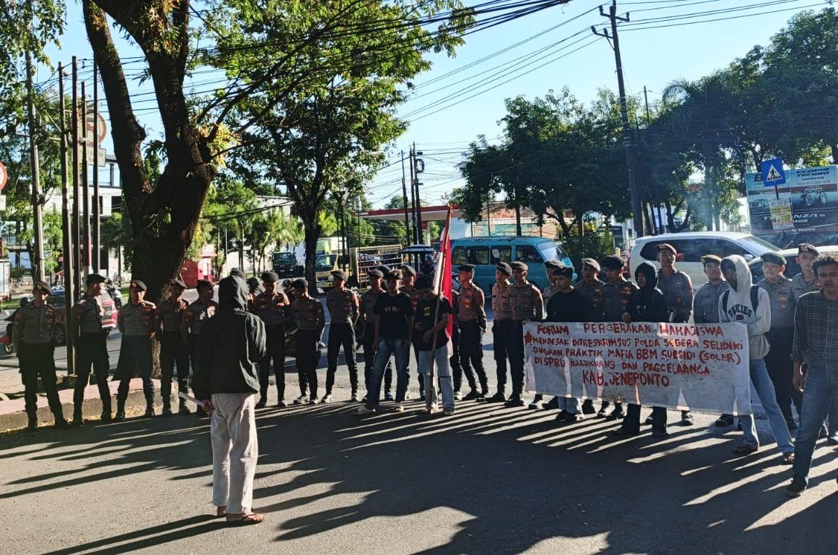 Dianggap Takut Polres Jeneponto, FPM Menyerang Polda Sulsel Terkait Maraknya Mafia BBM Bersubsidi (Solar) di Jeneponto