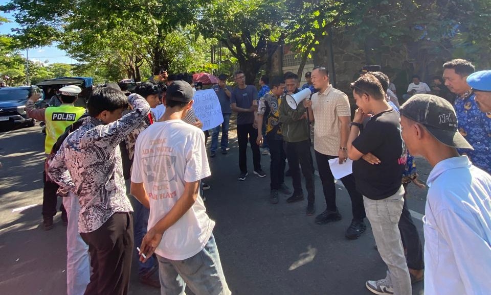 Aliansi Mahasiswa Anti Mafia Hukum Desak Transparansi Harta Kekayaan Kadis Pendidkan Sulsel