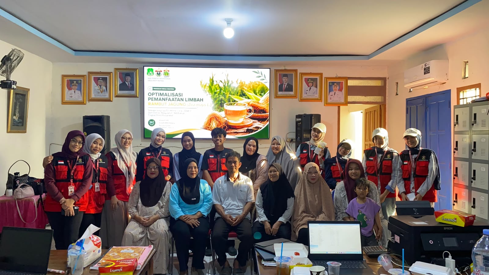 KKN Tematik Inovasi Desa Unhas Dorong Pemanfaatan Limbah Rambut Jagung Menjadi Teh Herbal Bernilai Guna