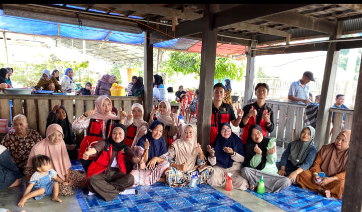 Mahasiswa KKN Tematik Inovasi Desa UNHAS Gelombang 116 Edukasi Masyarakat Desa Tosora melalui Pembuatan Pestisida Nabati Berbahan Bawang Putih