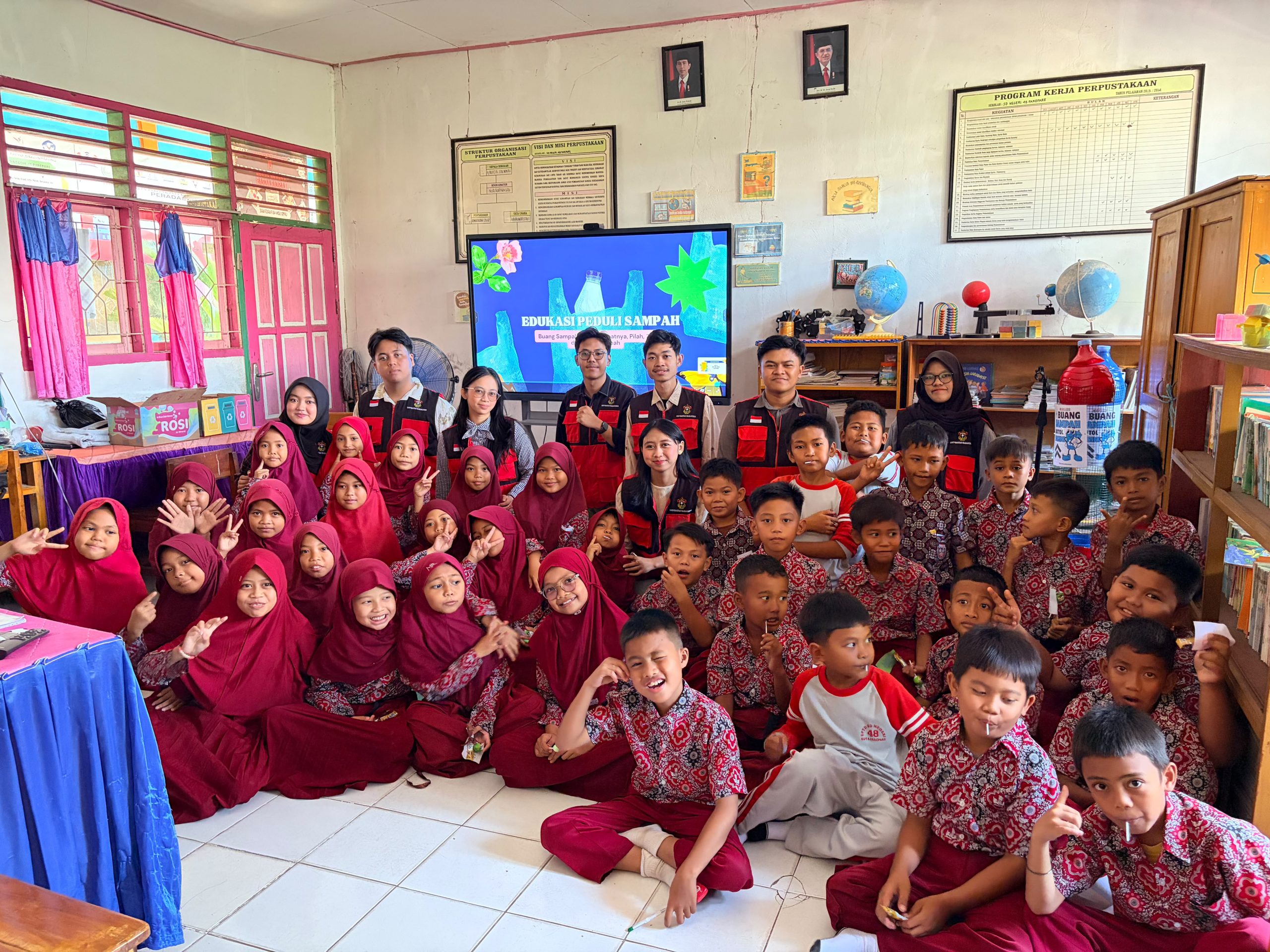 Tingkatkan Kesadaran Lingkungan, Mahasiswa KKN UNHAS 116 Lapadde Gelar Edukasi Sampah di Tiga Sekolah Parepare