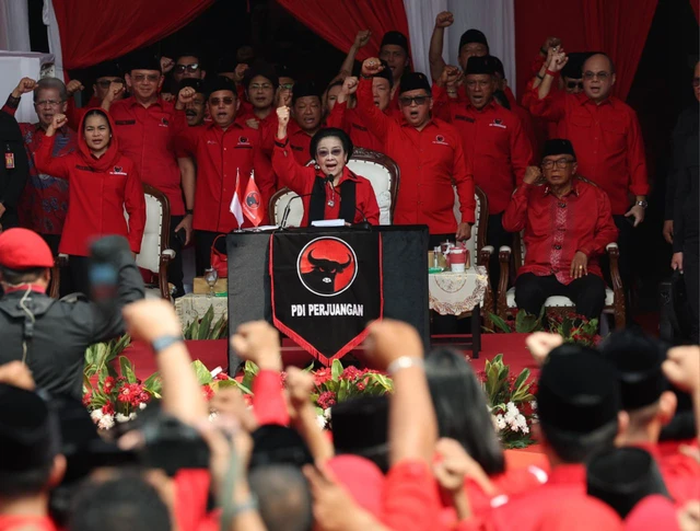 Megawati Pimpin Upacara