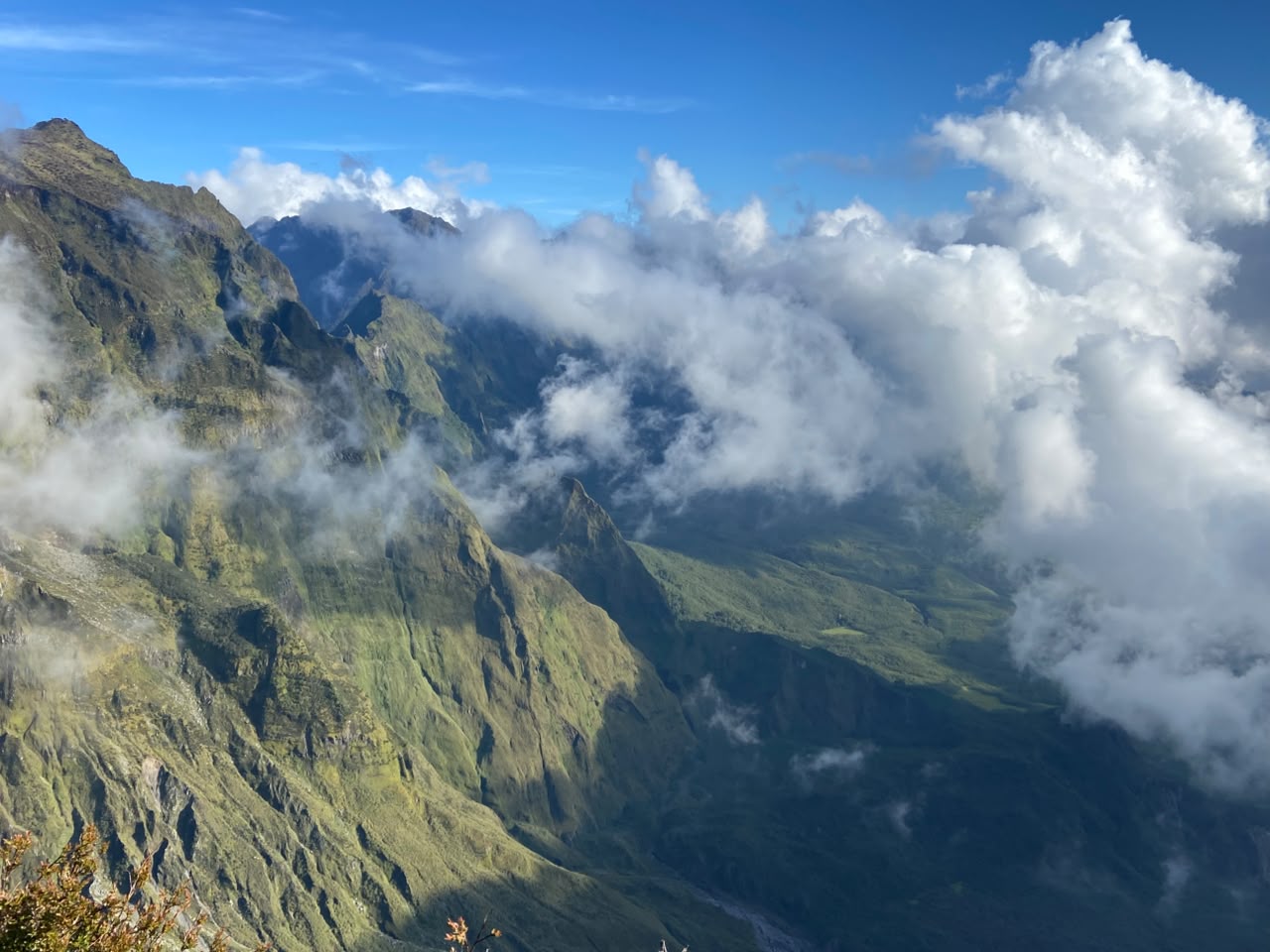 Evaluasi Kegagalan Pengelolaan Lingkungan di Gunung Bulu Bawakaraeng (Pasal 33 Ayat (3) UUD 1945)