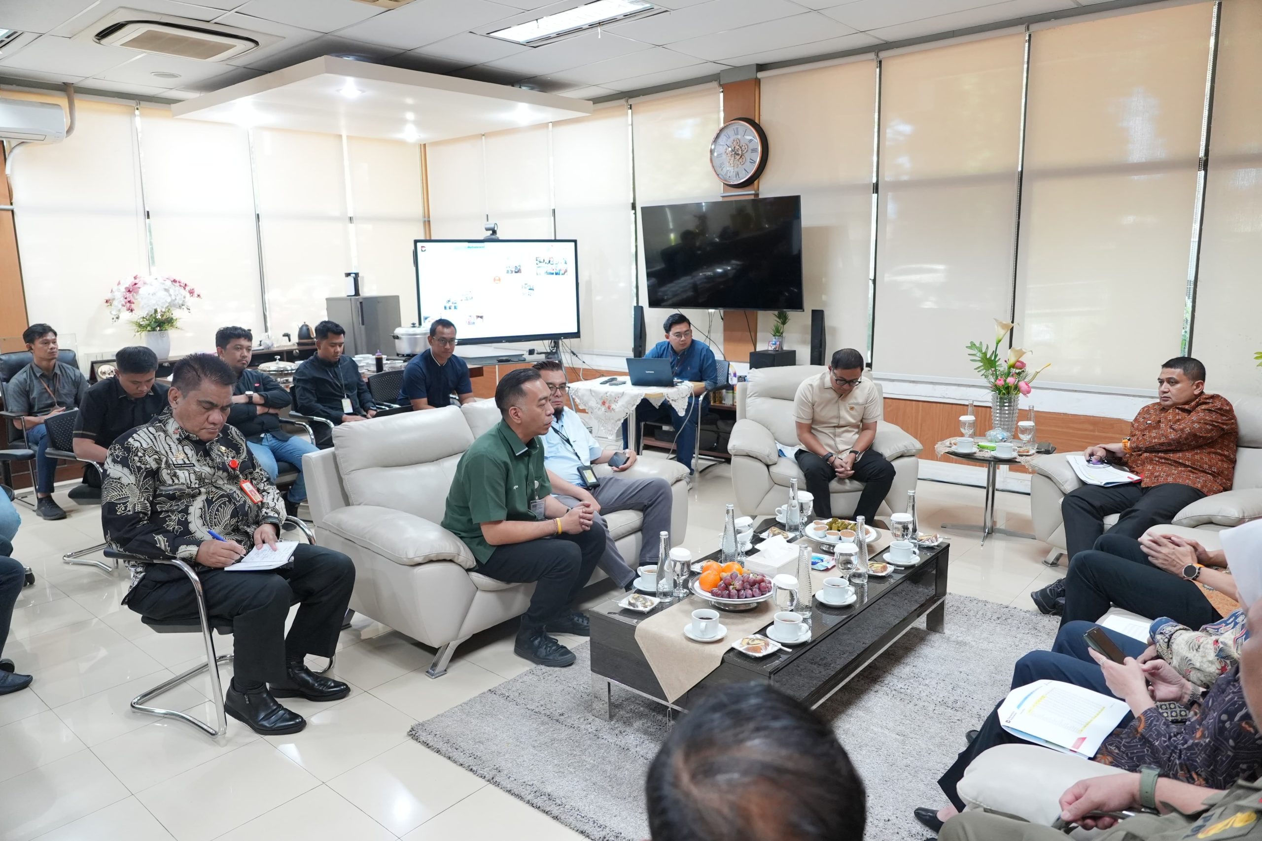 Pastikan Kawal Persoalan Antrean BBM, Appi Temui Petinggi Pertamina Minta Semua Nozzle SPBU Diaktifkan