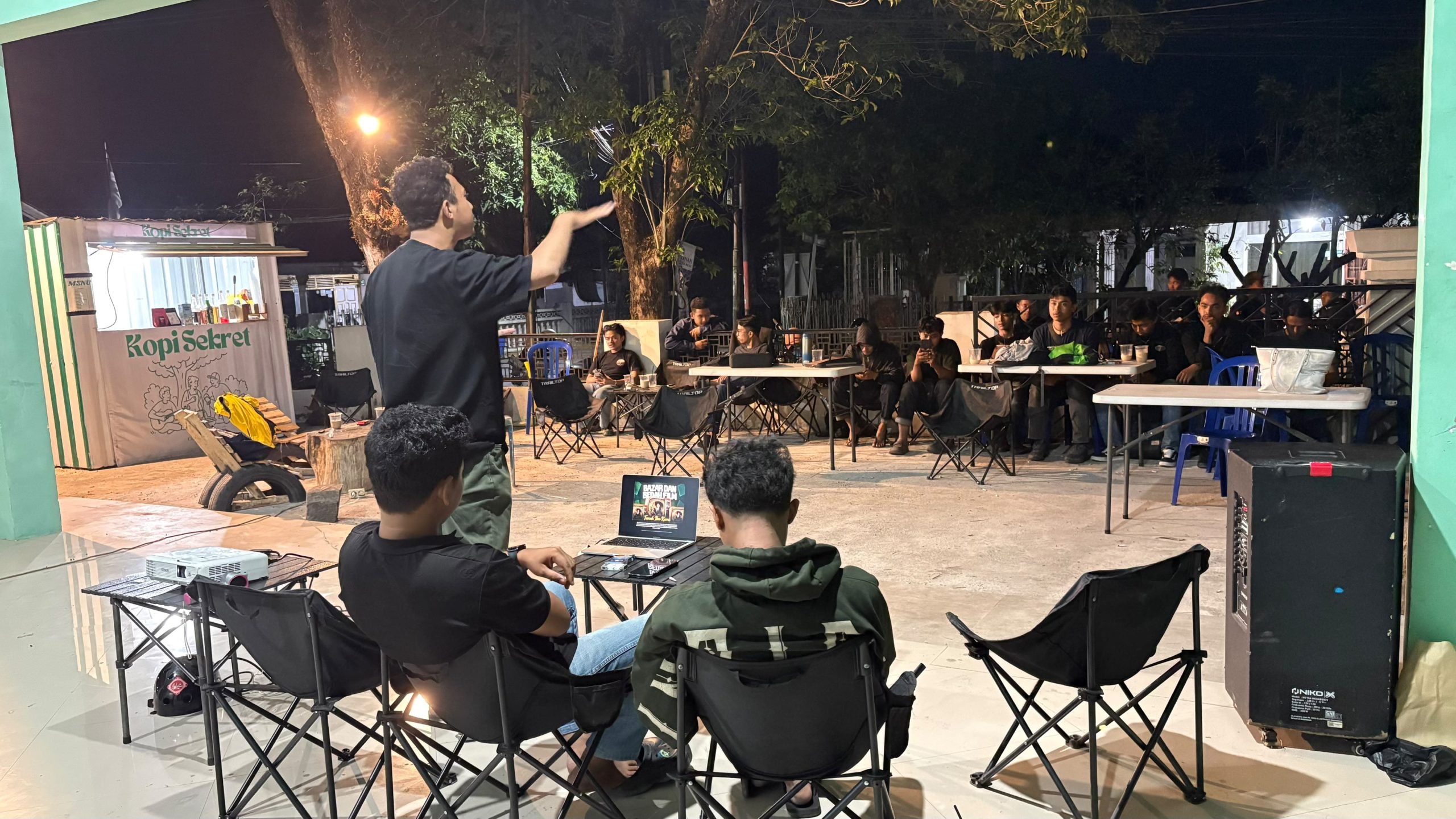 HPPMI Camba Sukses Gelar Bazar dan Bedah Film “Tanah Ibu Kami”