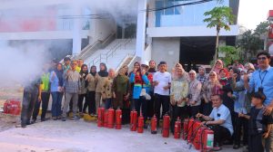 FKM Unhas Sosialisasikan Penggunaan APAR, Perkuat Kesiapsiagaan Kebakaran di Lingkungan Kampus