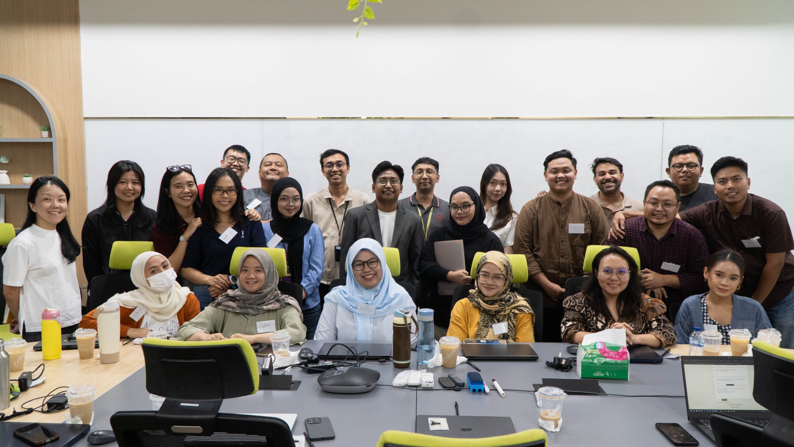 Peserta Beri Respons Positif pada Training AI AdaKami, Founder Pakaiai.id Andi Syahrul Sampaikan Materi Secara Interaktif