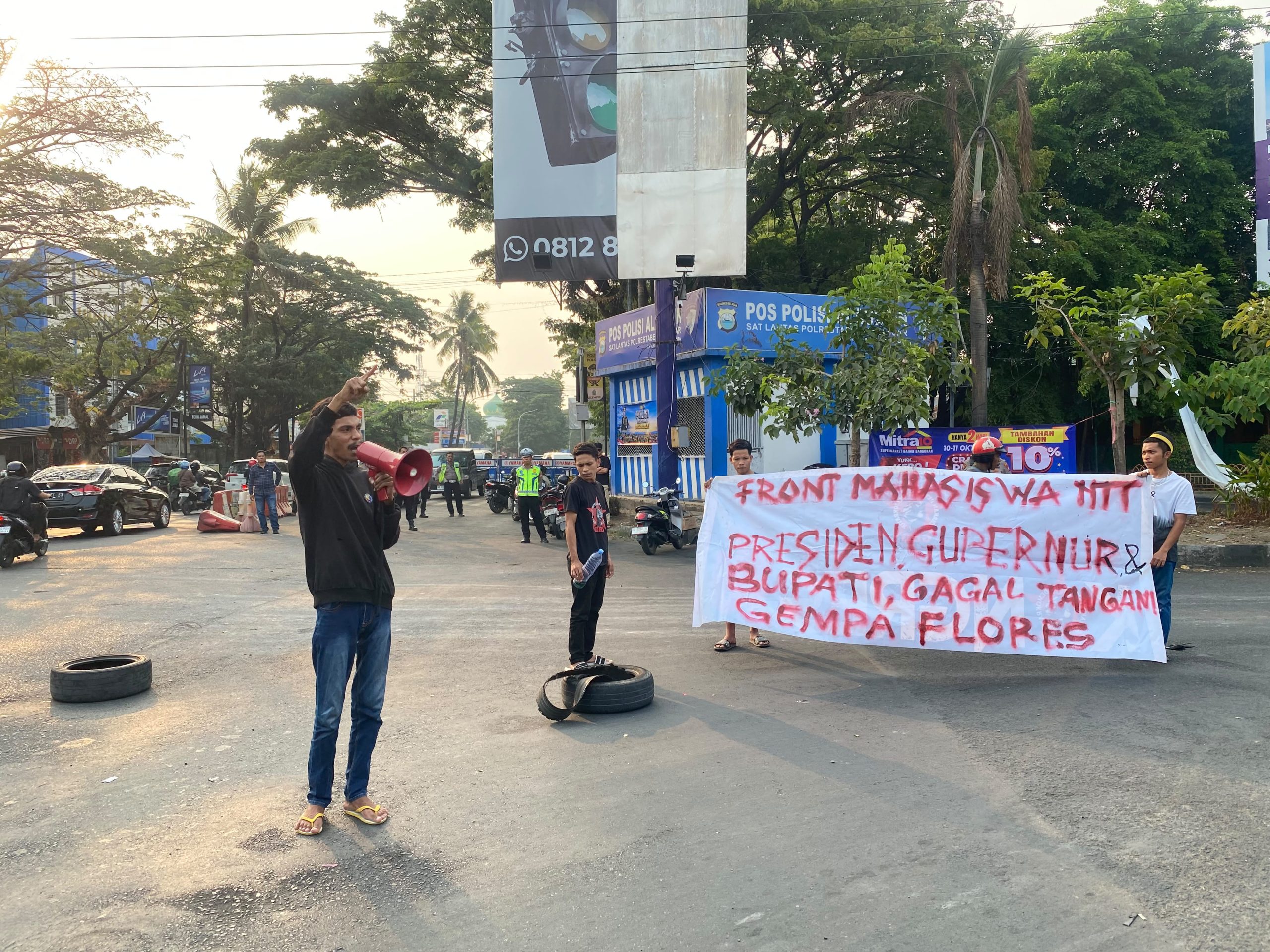 Aliansi Mahasiswa dan Pemuda Flores- Makassar kembali Menggelar Aksi Demonstrasi Jilid II Menyoroti Penanganan Pascabencana Gempa Bumi Flores